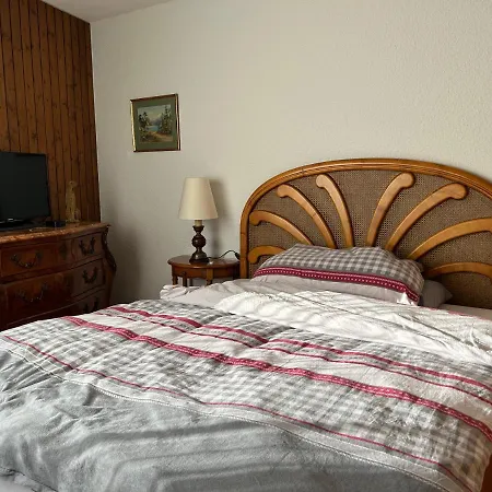 Entier: Appartement. Chez Gilbert アパート