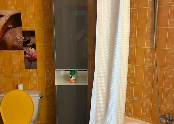 Logement Entier: Appartement. Chez Gilbert アパート *